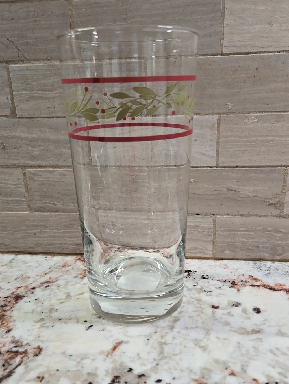 6 Berry Goblets And 6 Beverage Glasses